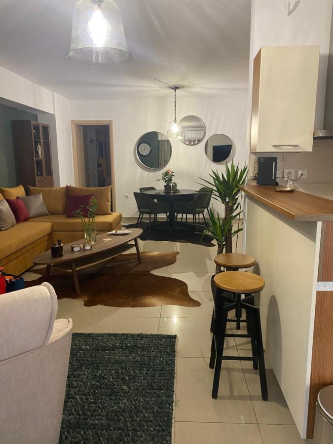 Little John Luxury Apartment Пирея Екстериор снимка