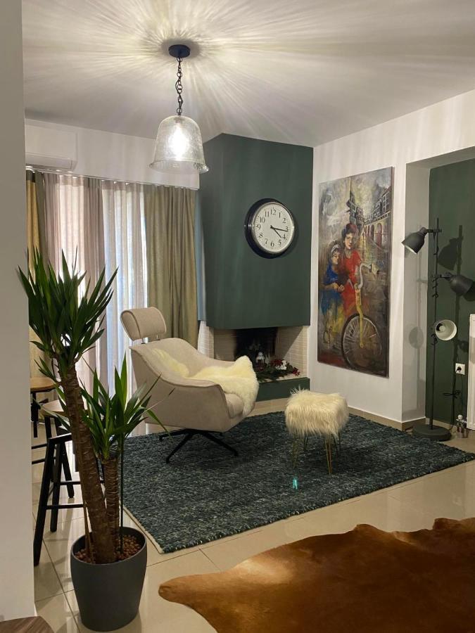 Little John Luxury Apartment Пирея Екстериор снимка