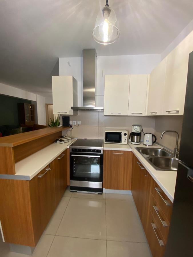 Little John Luxury Apartment Пирея Екстериор снимка