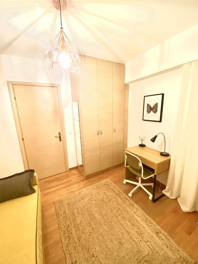 Little John Luxury Apartment Пирея Екстериор снимка