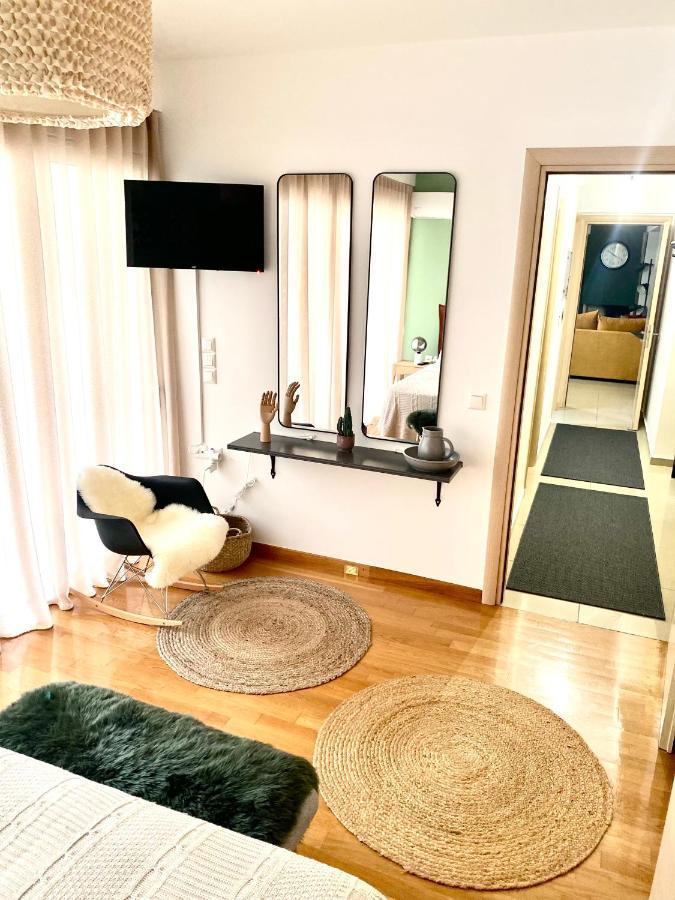 Little John Luxury Apartment Пирея Екстериор снимка