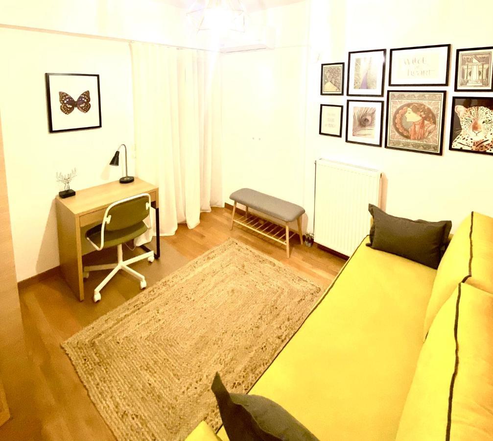 Little John Luxury Apartment Пирея Екстериор снимка