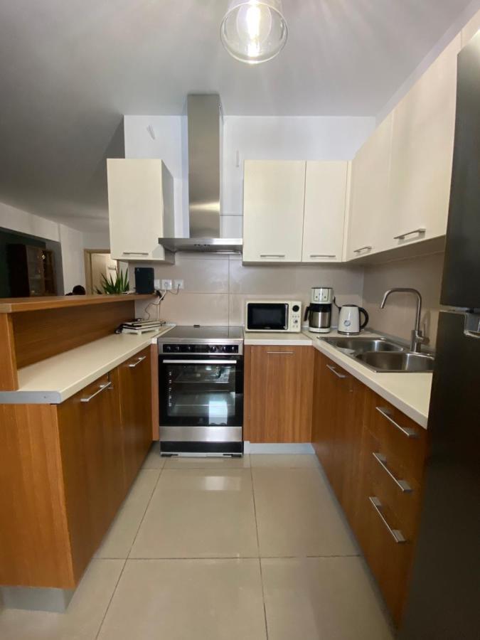 Little John Luxury Apartment Пирея Екстериор снимка